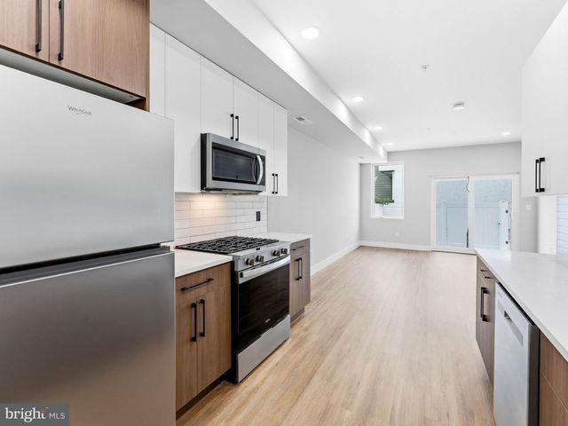 861 N 15TH ST, Philadelphia, PA 19130