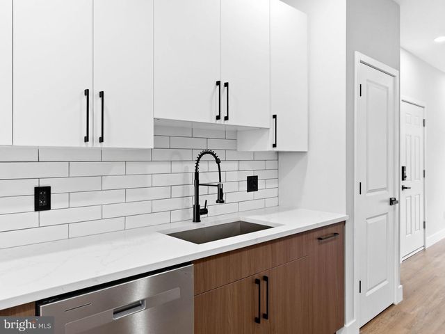 861 N 15TH ST, Philadelphia, PA 19130