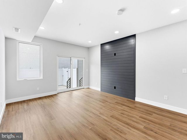 861 N 15TH ST, Philadelphia, PA 19130