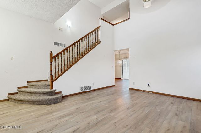 929 Totonaca Lane, El Paso, TX 79912