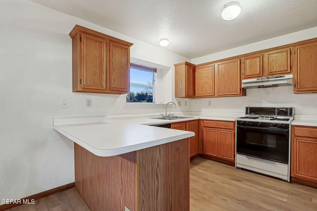 929 Totonaca Lane, El Paso, TX 79912