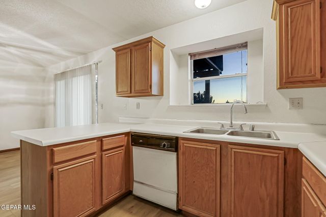 929 Totonaca Lane, El Paso, TX 79912