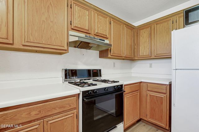 929 Totonaca Lane, El Paso, TX 79912