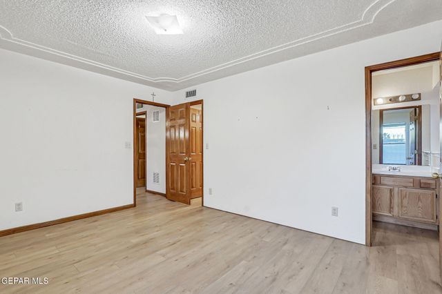 929 Totonaca Lane, El Paso, TX 79912