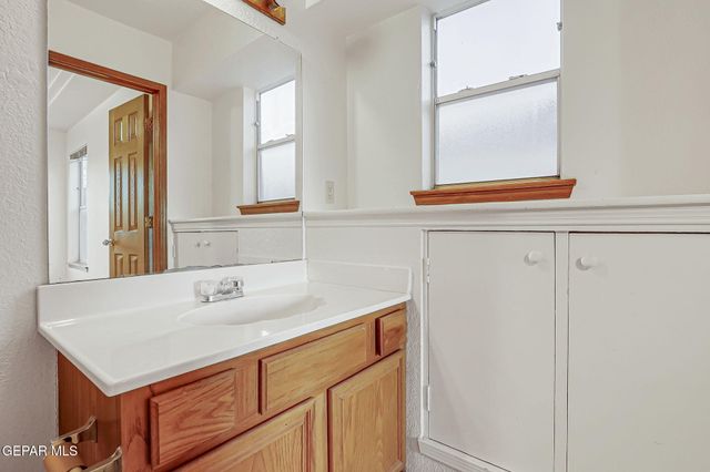 929 Totonaca Lane, El Paso, TX 79912