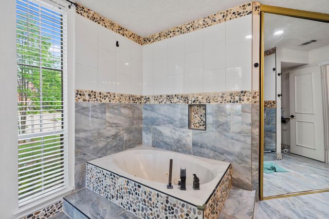 13051 Meadowline Drive, Houston, TX 77082