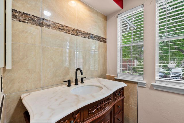 13051 Meadowline Drive, Houston, TX 77082