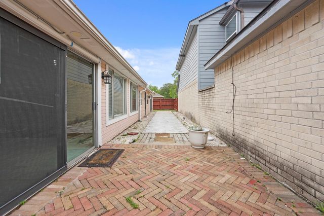 13051 Meadowline Drive, Houston, TX 77082