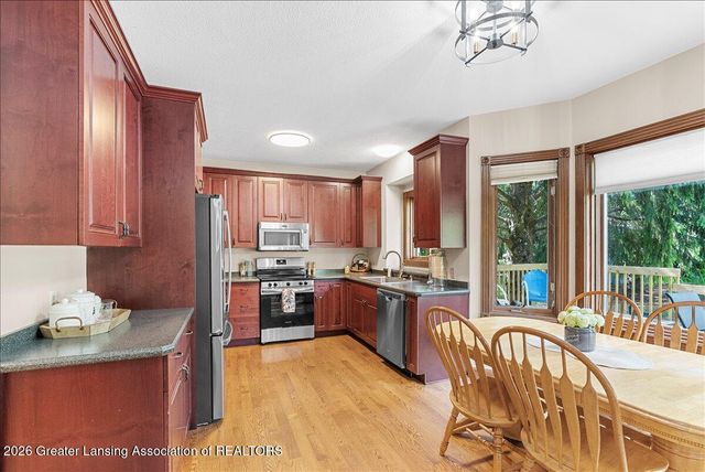 3930 Camperdown Drive, Lansing, MI 48911