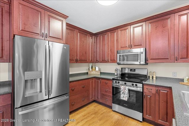 3930 Camperdown Drive, Lansing, MI 48911