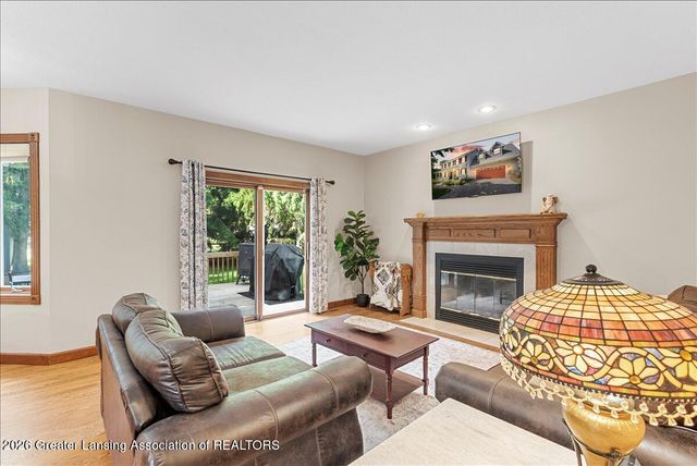 3930 Camperdown Drive, Lansing, MI 48911
