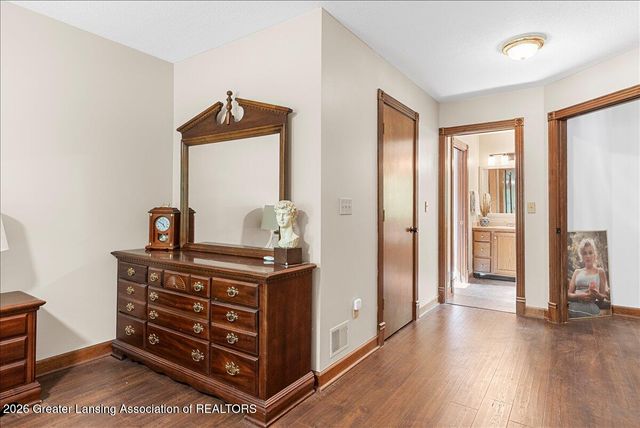 3930 Camperdown Drive, Lansing, MI 48911