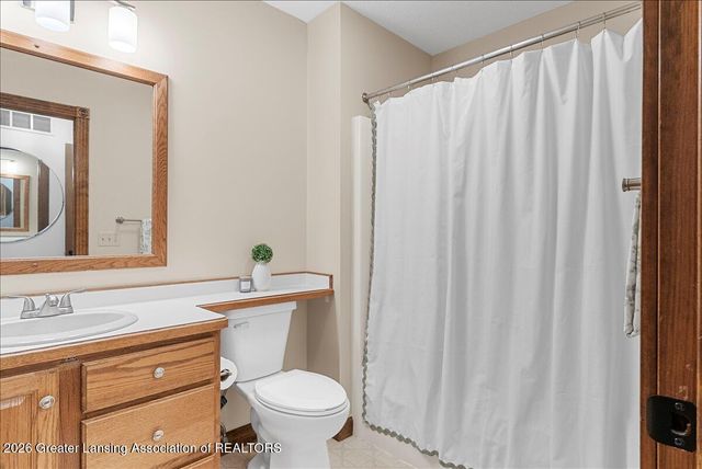 3930 Camperdown Drive, Lansing, MI 48911