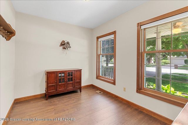 3930 Camperdown Drive, Lansing, MI 48911