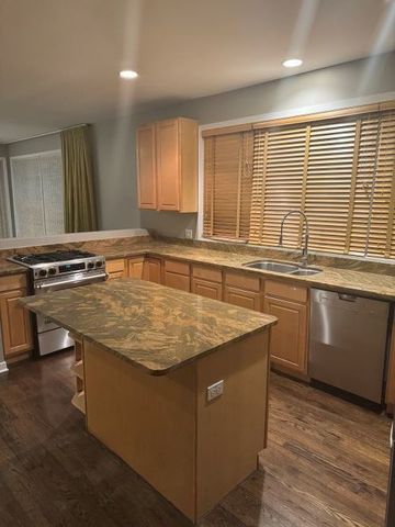 860 N ELSTON Avenue 5, Chicago, IL 60622