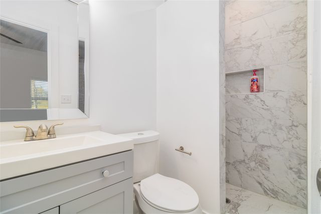 942 COUNTY ROAD 2240, Corsicana, TX 75109