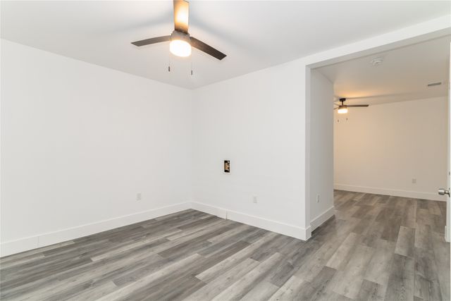 942 COUNTY ROAD 2240, Corsicana, TX 75109
