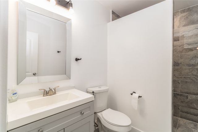 942 COUNTY ROAD 2240, Corsicana, TX 75109