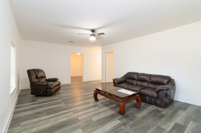 942 COUNTY ROAD 2240, Corsicana, TX 75109