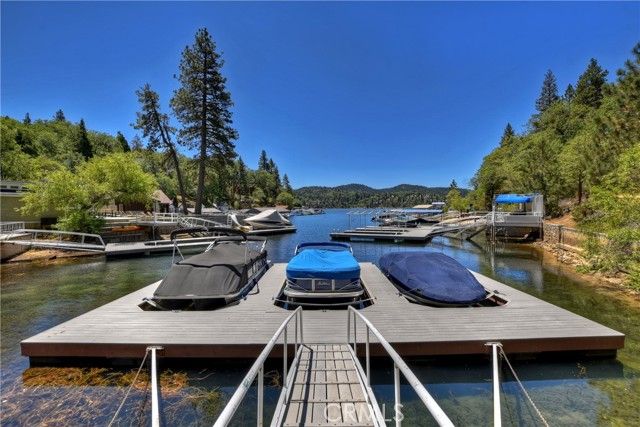 72 N Winter Harbor Cove C, Lake Arrowhead, CA 92352