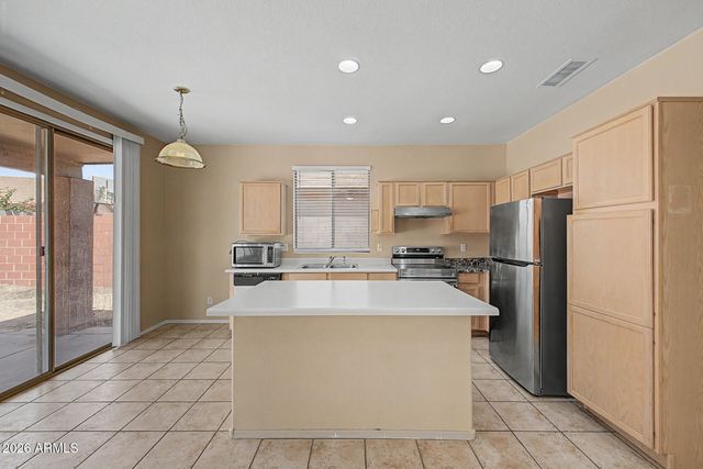 6622 W GOLDEN Lane, Glendale, AZ 85302