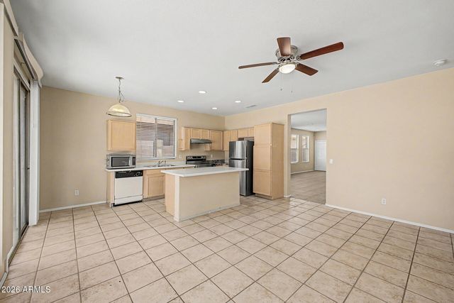6622 W GOLDEN Lane, Glendale, AZ 85302