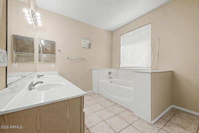 6622 W GOLDEN Lane, Glendale, AZ 85302