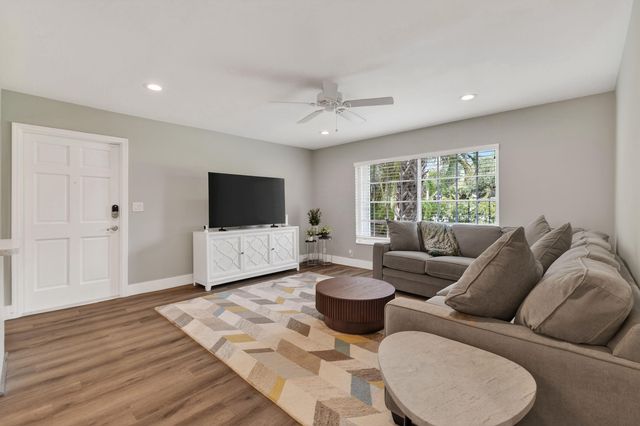 11521 Landing Place E1, North Palm Beach, FL 33408