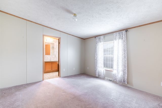 8 Haley Lane, Windham, CT 06256