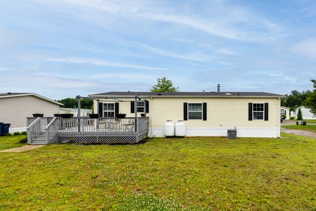 8 Haley Lane, Windham, CT 06256
