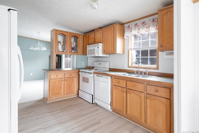 8 Haley Lane, Windham, CT 06256