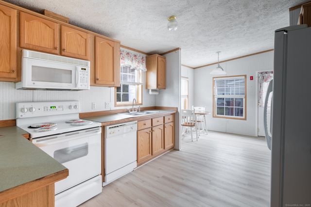 8 Haley Lane, Windham, CT 06256