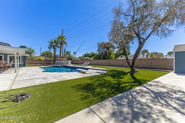 1625 E GREENWAY Street, Mesa, AZ 85203