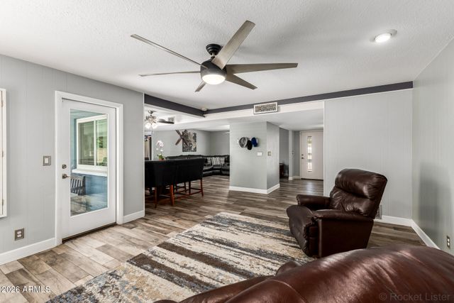 1625 E GREENWAY Street, Mesa, AZ 85203