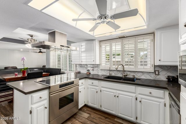 1625 E GREENWAY Street, Mesa, AZ 85203