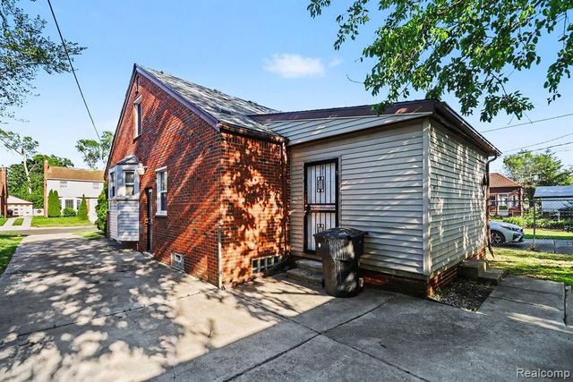 19161 Birwood Street, Detroit, MI 48221