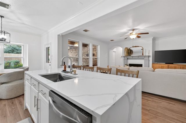 66 S Longsford Circle, The Woodlands, TX 77382