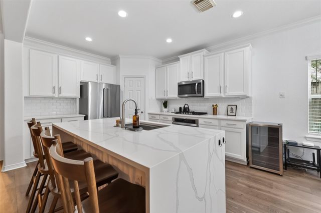 66 S Longsford Circle, The Woodlands, TX 77382