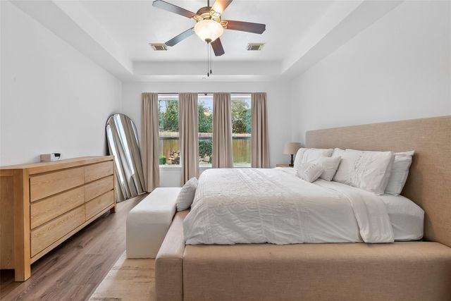 66 S Longsford Circle, The Woodlands, TX 77382