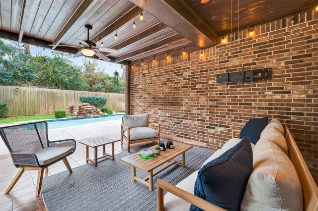 66 S Longsford Circle, The Woodlands, TX 77382