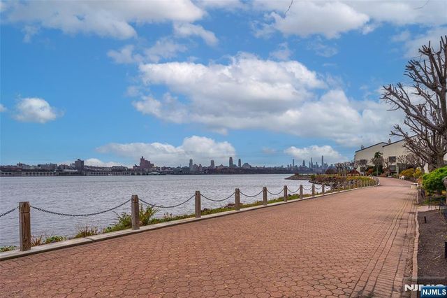 1225 River Road 7D, Edgewater, NJ 07020
