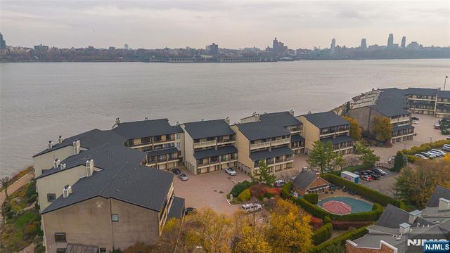 1225 River Road 7D, Edgewater, NJ 07020