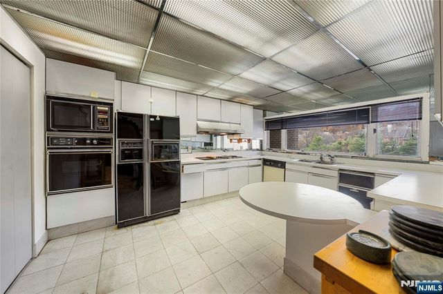 1225 River Road 7D, Edgewater, NJ 07020