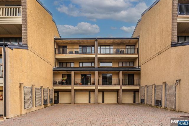 1225 River Road 7D, Edgewater, NJ 07020