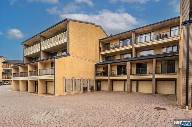 1225 River Road 7D, Edgewater, NJ 07020