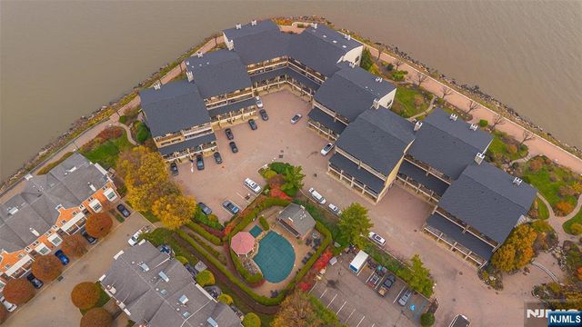 1225 River Road 7D, Edgewater, NJ 07020