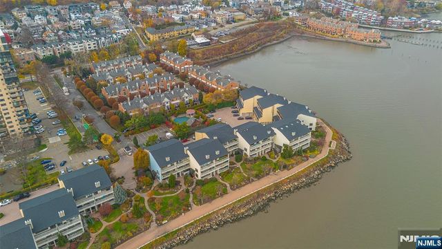 1225 River Road 7D, Edgewater, NJ 07020