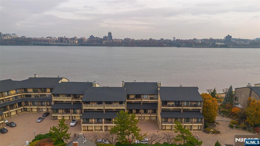 1225 River Road 7D, Edgewater, NJ 07020