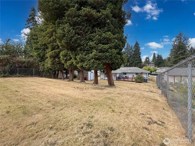 5029 West View Drive, Everett, WA 98203