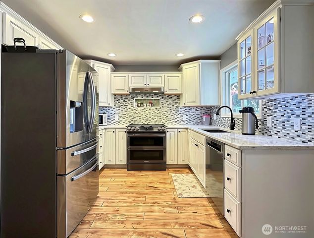 5029 West View Drive, Everett, WA 98203